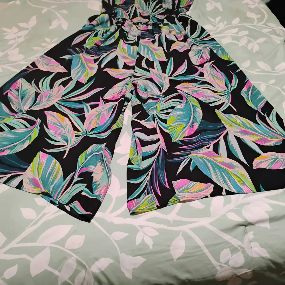 Torrid Black and Multicolor Leaf Print Wide Leg Jumpsuit - Picture 3 of 7